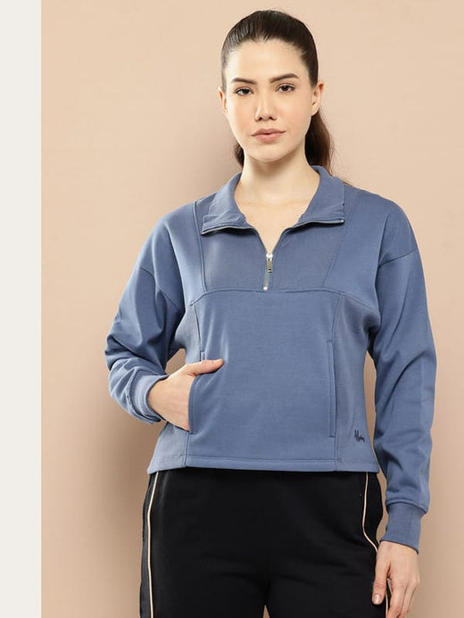 Essence Neck Pullover