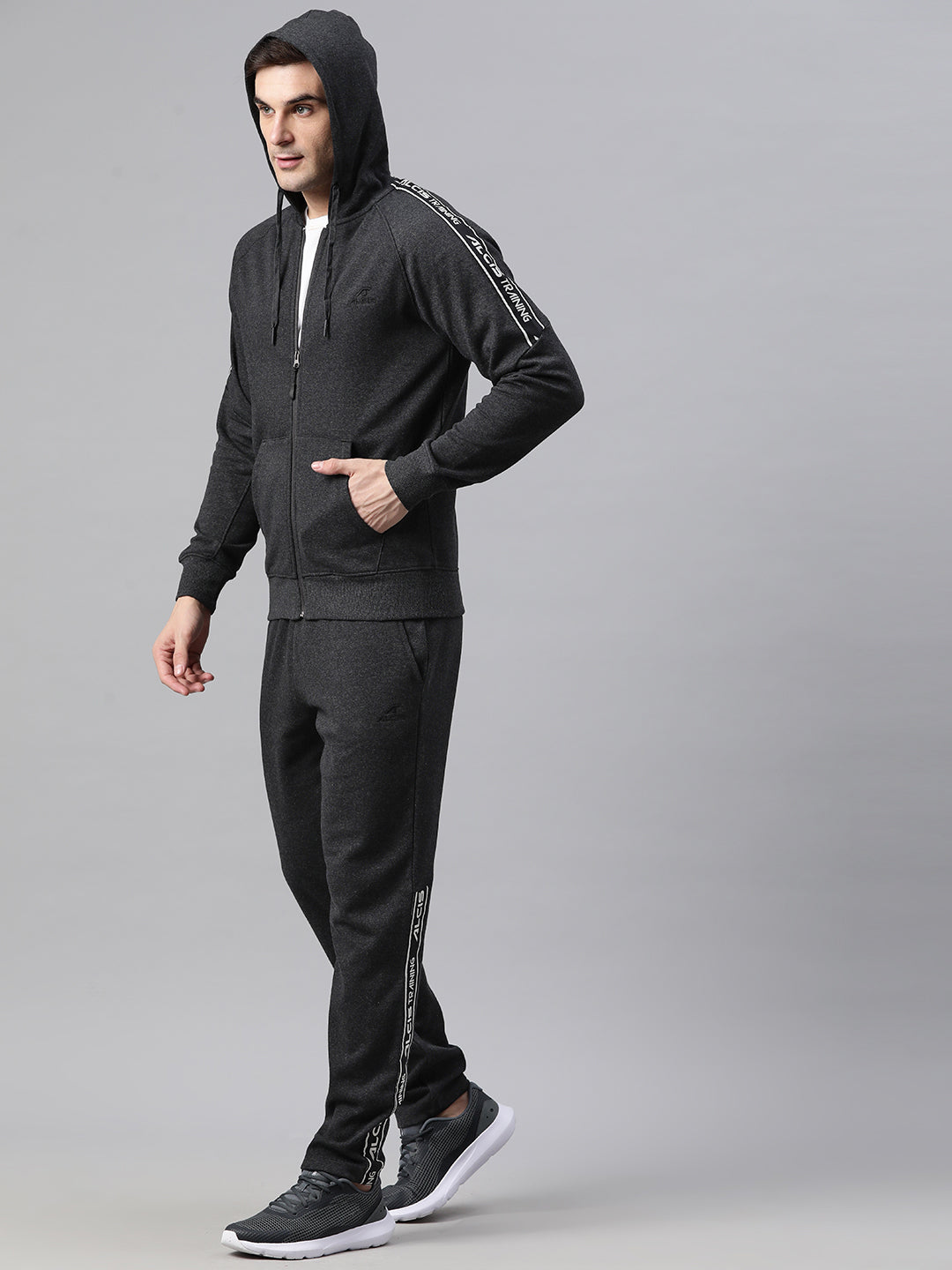 Alcis Men Solid Mid-Rise Tracksuit