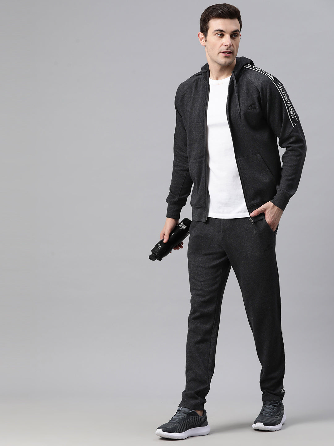 Alcis Men Solid Mid-Rise Tracksuit