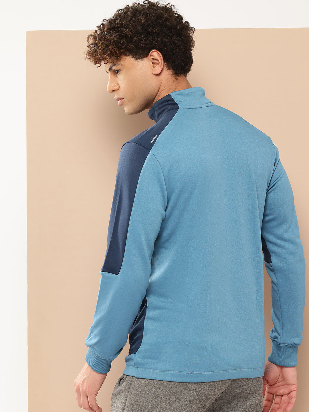 Alcis Men Blue Solid Sweatshirt