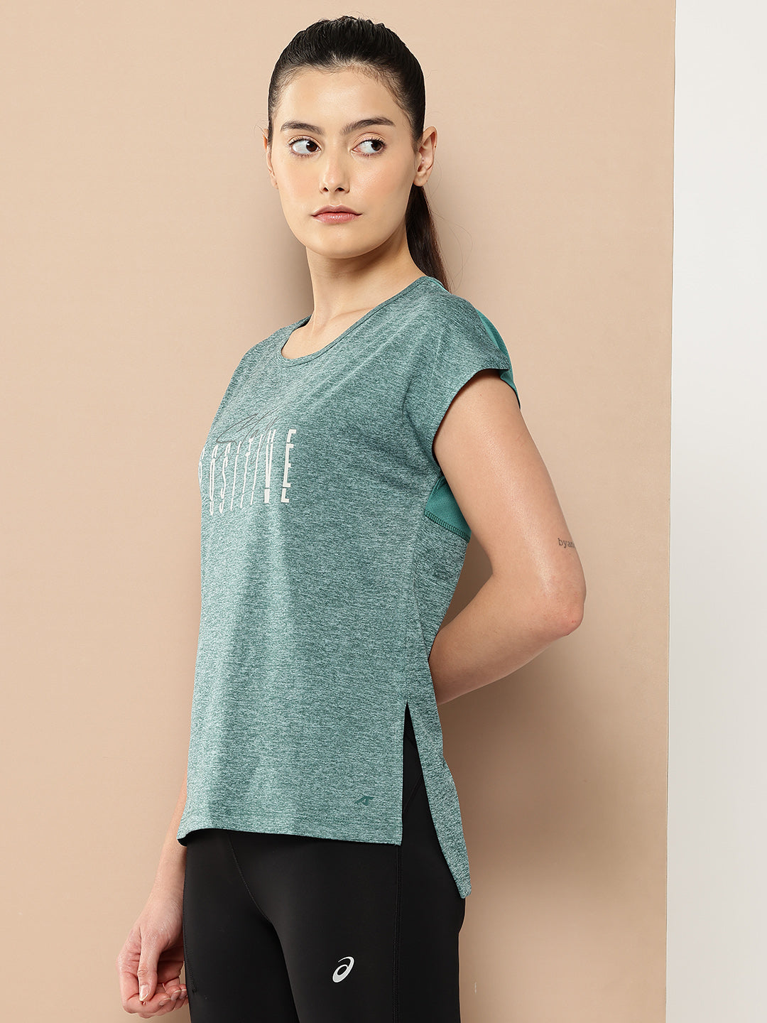 YogaTee With Back Mess Panel