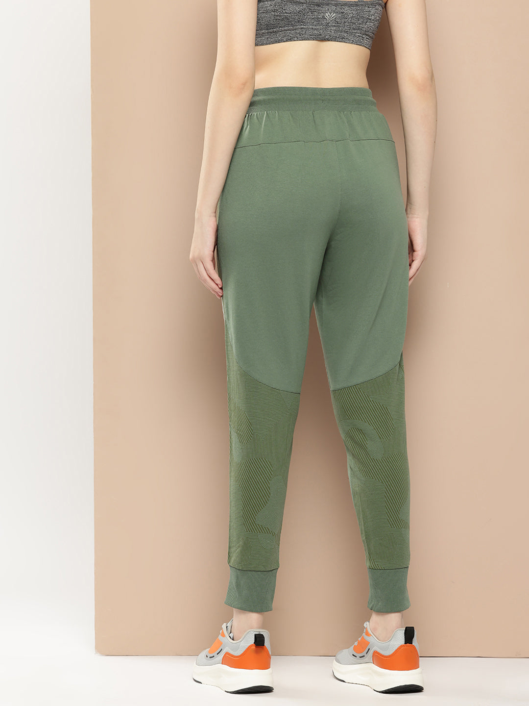 Alcis Women Solid Olive Jogger