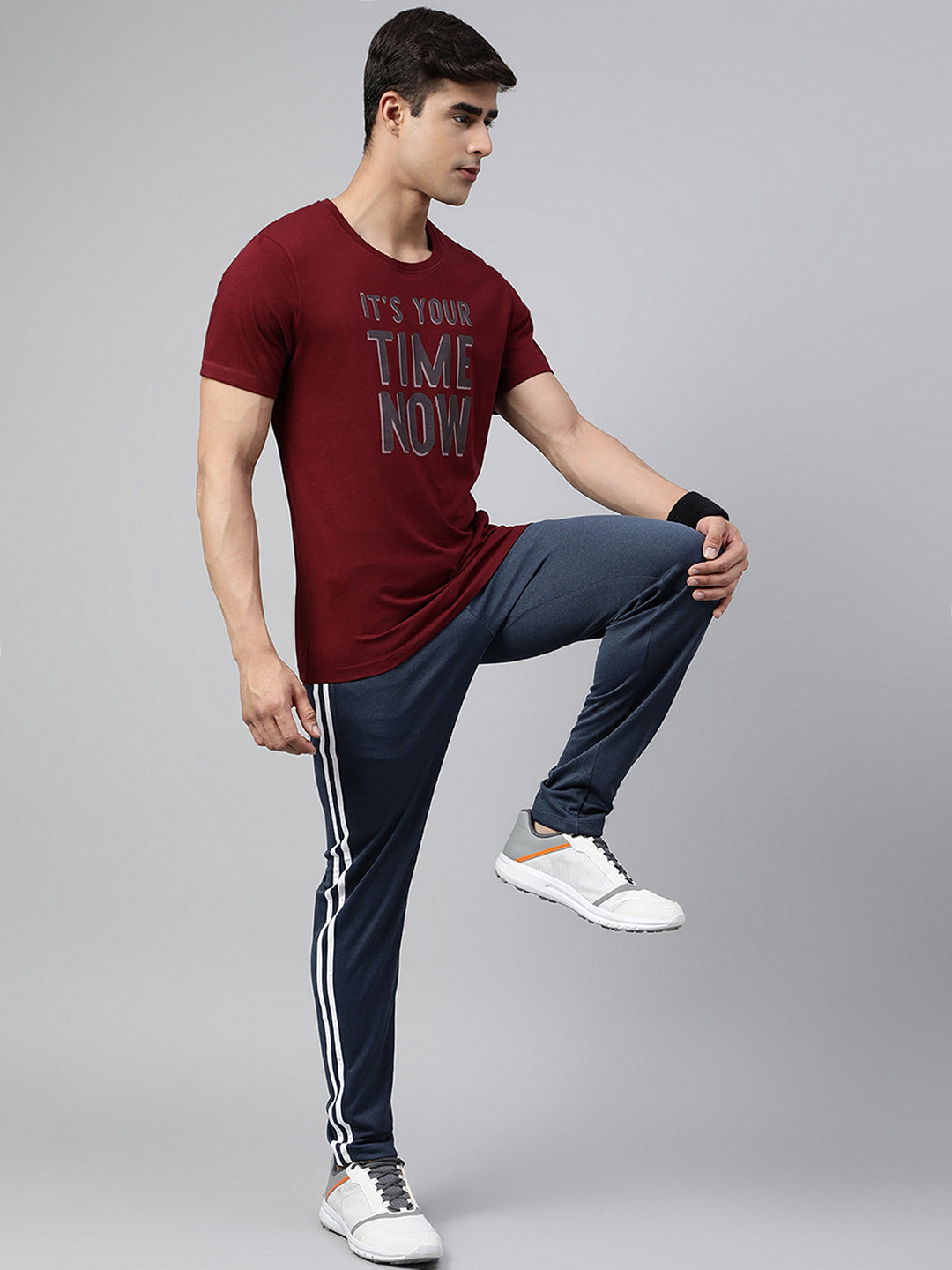 Alcis Men's Raisin Soft-Touch Regular-Fit Athleisure T-Shirt