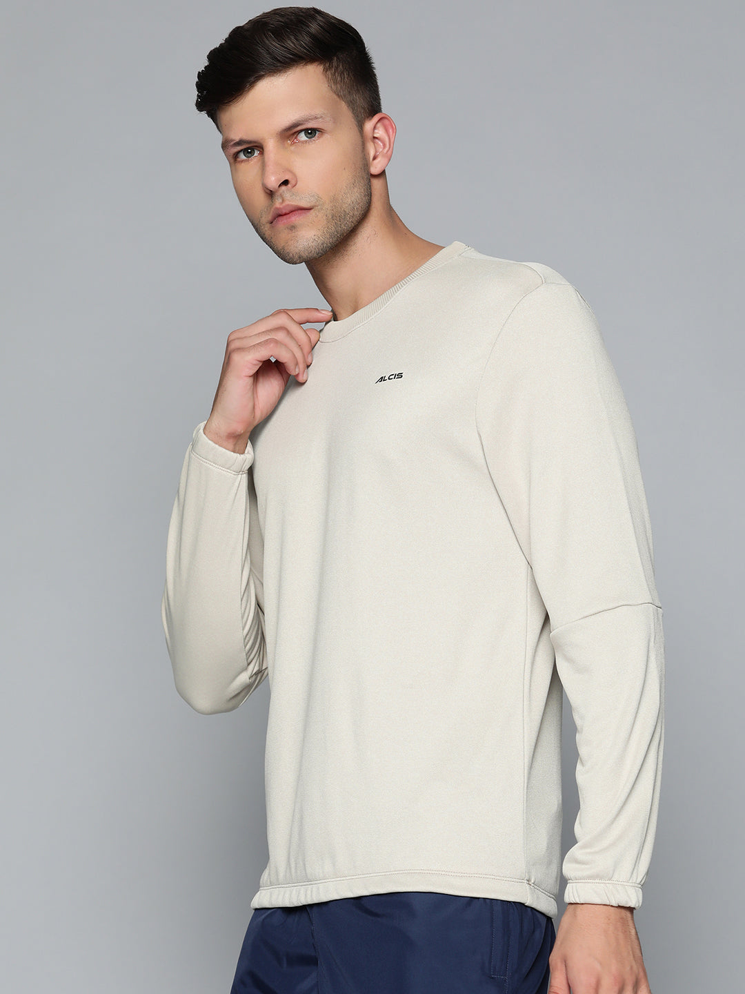 Alcis Men Off White Solid Sweatshirt