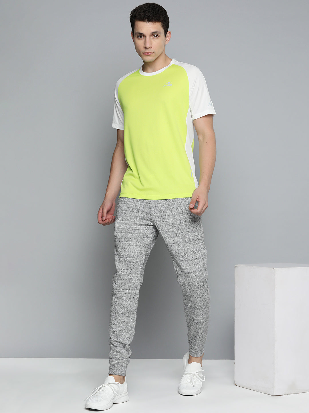 Alcis Men Green Colourblocked Slim Fit T-shirt