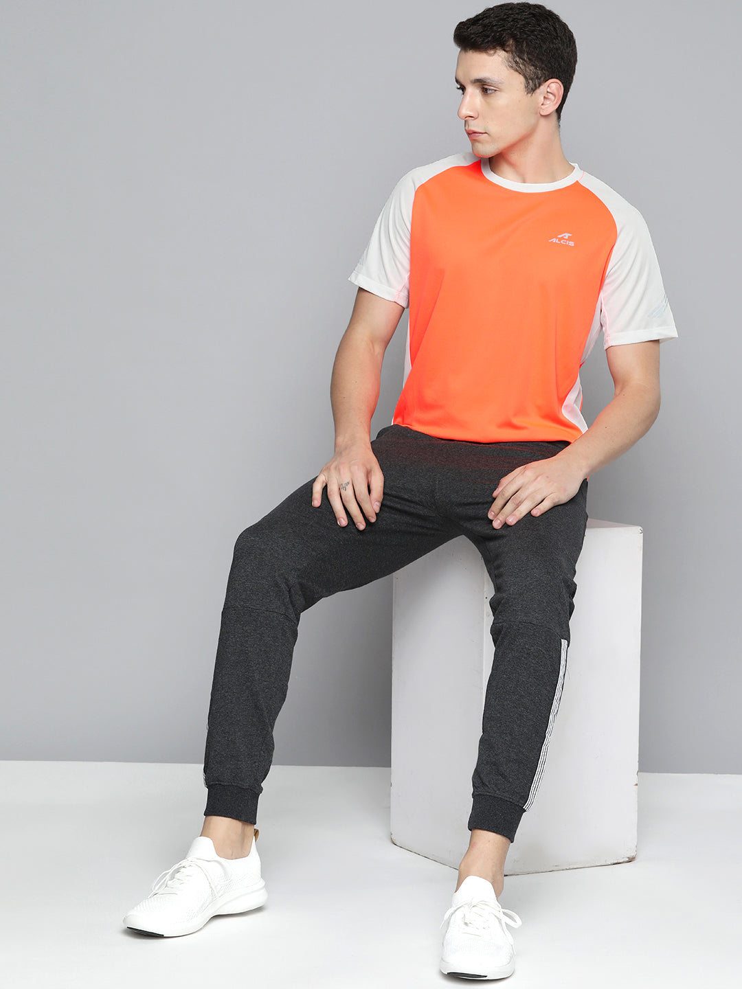 Alcis Men Orange Colourblocked Slim Fit T-shirt